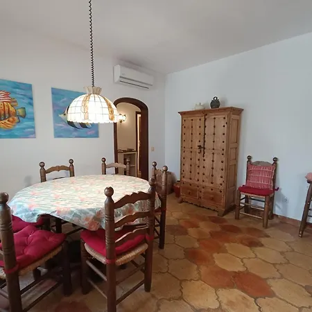 Dos Calas - Bonita De Estilo Rustico Y Piscina De Agua Salada